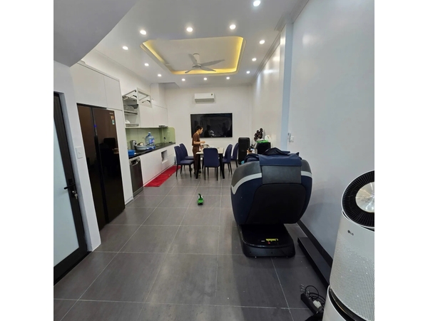 Bán Nhà Liền Kề Mặt Đường DV Đào Đất - Kiến Hưng - 5 Tầng - 5 PN - 15.2 Tỷ