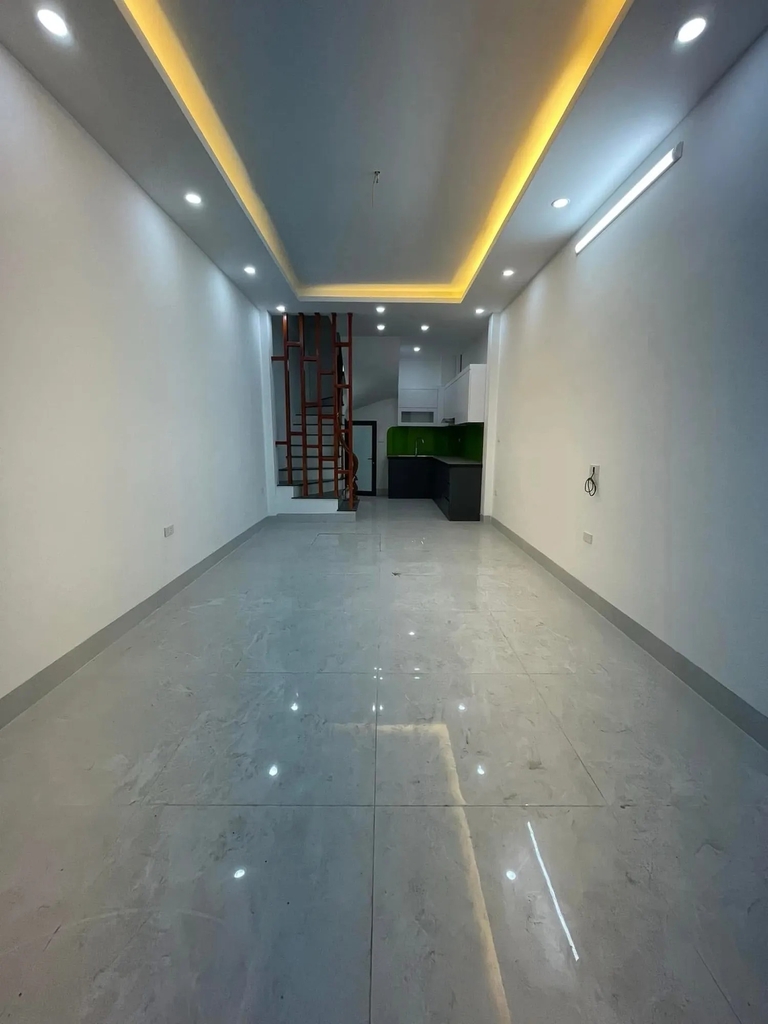 Bán Nhà 5 Tầng Mới Xây Ngõ Nông 318 Nguyễn Văn Linh - 20m Ra Phố - 7.65 Tỷ