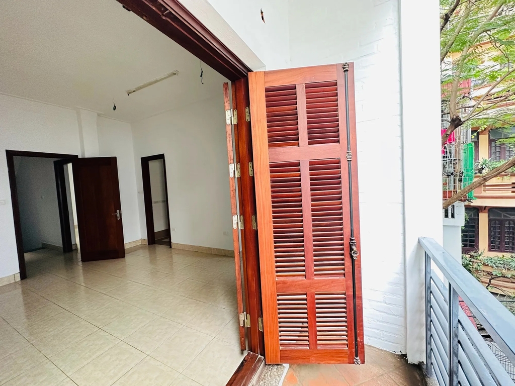 Siêu Phẩm Biệt Thự Phố 7 Tầng - Lô Góc Đường Bưởi, Ba Đình - Gara Ô Tô - 6 Phòng Ngủ Khép Kín - Giá 36 Tỷ