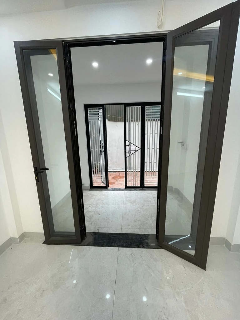 Bán Nhà 5 Tầng Mới Xây Ngõ Nông 318 Nguyễn Văn Linh - 20m Ra Phố - 7.65 Tỷ