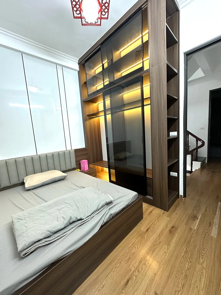 Bán Nhà 4 Tầng Ngõ Phan Kế Bính - 29m² - 2 Mặt Thoáng - Đa Lối Đi (Thông 3 Ngõ) - Sổ Nở Hậu - Giá 7.8 Tỷ