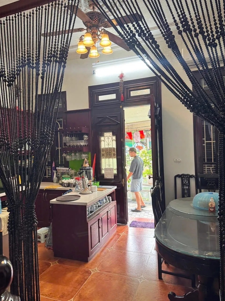 Bán Nhà 5 Tầng Ngõ La Thành - 50m² - Ô Tô Đỗ Cửa - Đang Kinh Doanh Spa Hiệu Quả - Thiết Kế 6 Phòng Ngủ - Giá 19.2 Tỷ