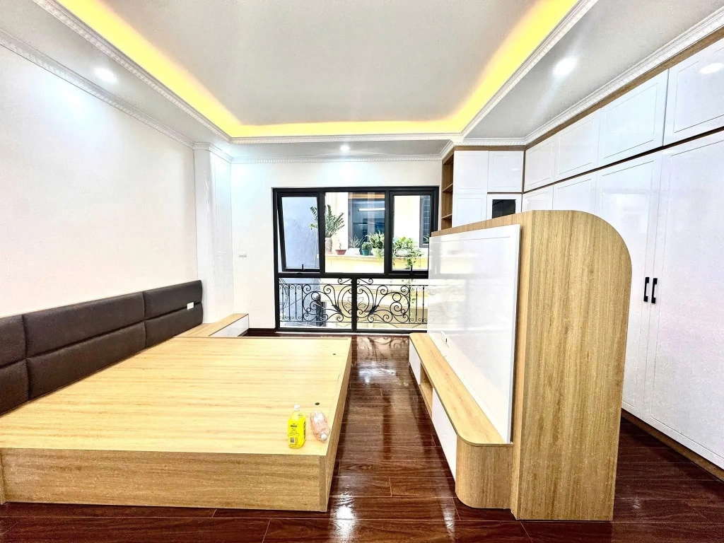 Bán Nhà 6 Tầng Thang Máy - Hoàng Hoa Thám - Lô Góc 2 Thoáng - Nội Thất Cao Cấp - Thiết Kế Tối Ưu 4PN - Giá 12.1 Tỷ