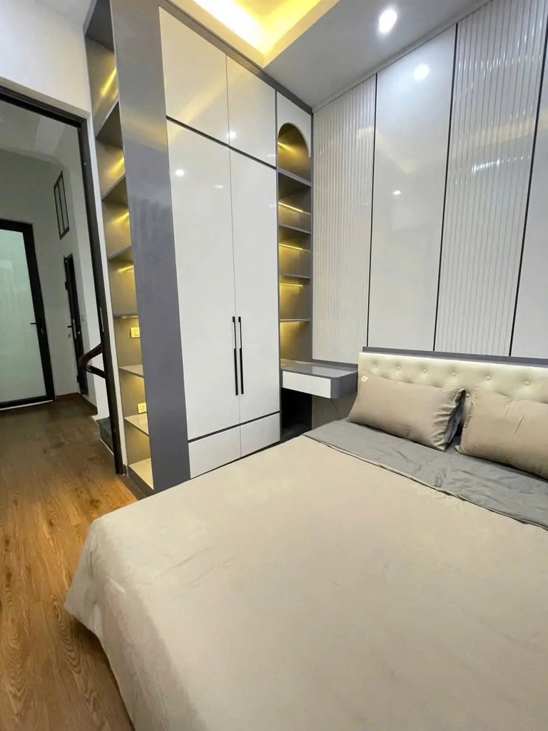 Bán Nhà 4 Tầng Ngõ Phan Kế Bính - 29m² - 2 Mặt Thoáng - Đa Lối Đi (Thông 3 Ngõ) - Sổ Nở Hậu - Giá 7.8 Tỷ