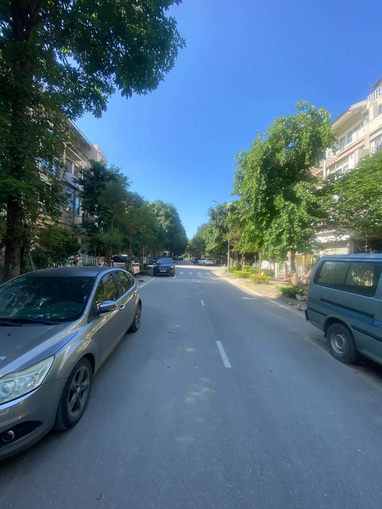 Bán Lô Góc 123.7m2 Mặt Tiền 23m Đường 70 - CT2 Xuân Phương - 52.5 Tỷ - Tiềm Năng Vàng Khi Mở Đường