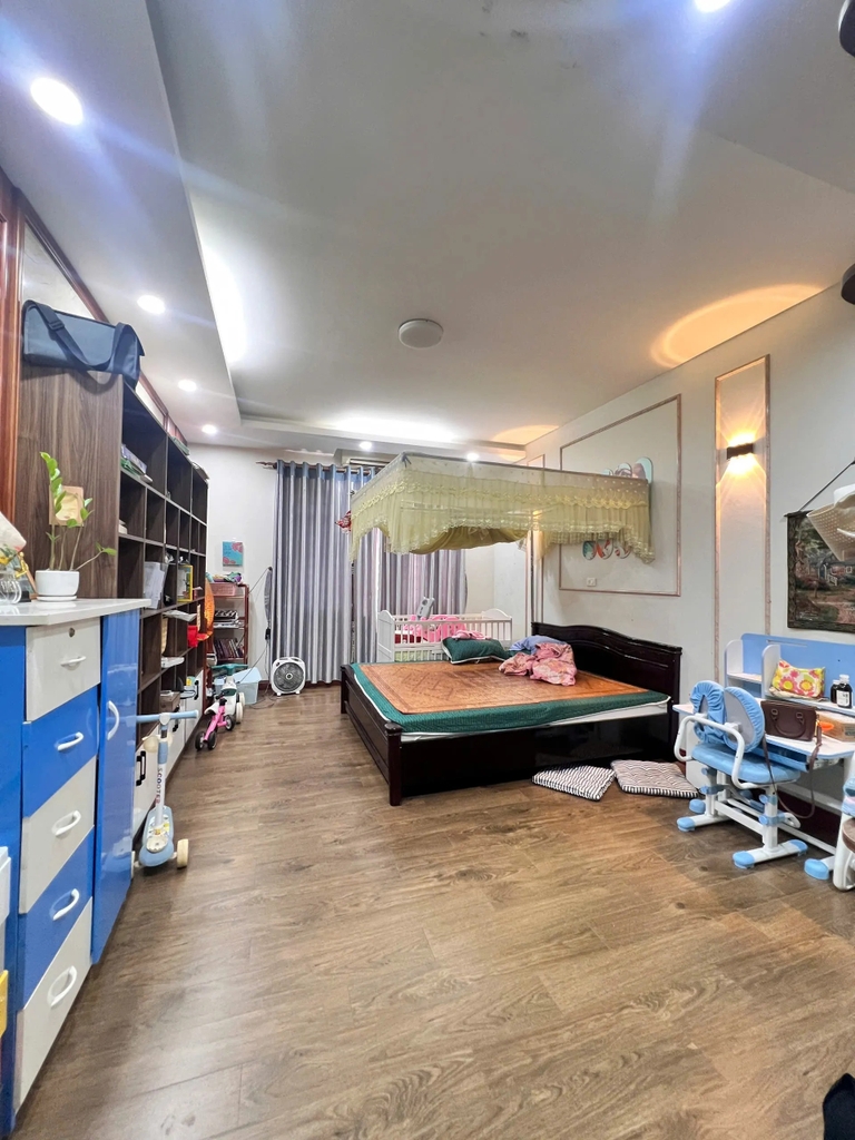 【TỔ ẤM LÝ TƯỞNG TÂY HỒ】Bán Nhà 4 Tầng Mới 68m² - 4PN - Ô Tô Đỗ Cửa - Vị Trí Vàng Sát Ciputra - Gần Trường Đoàn Thị Điểm - Giá 18 Tỷ