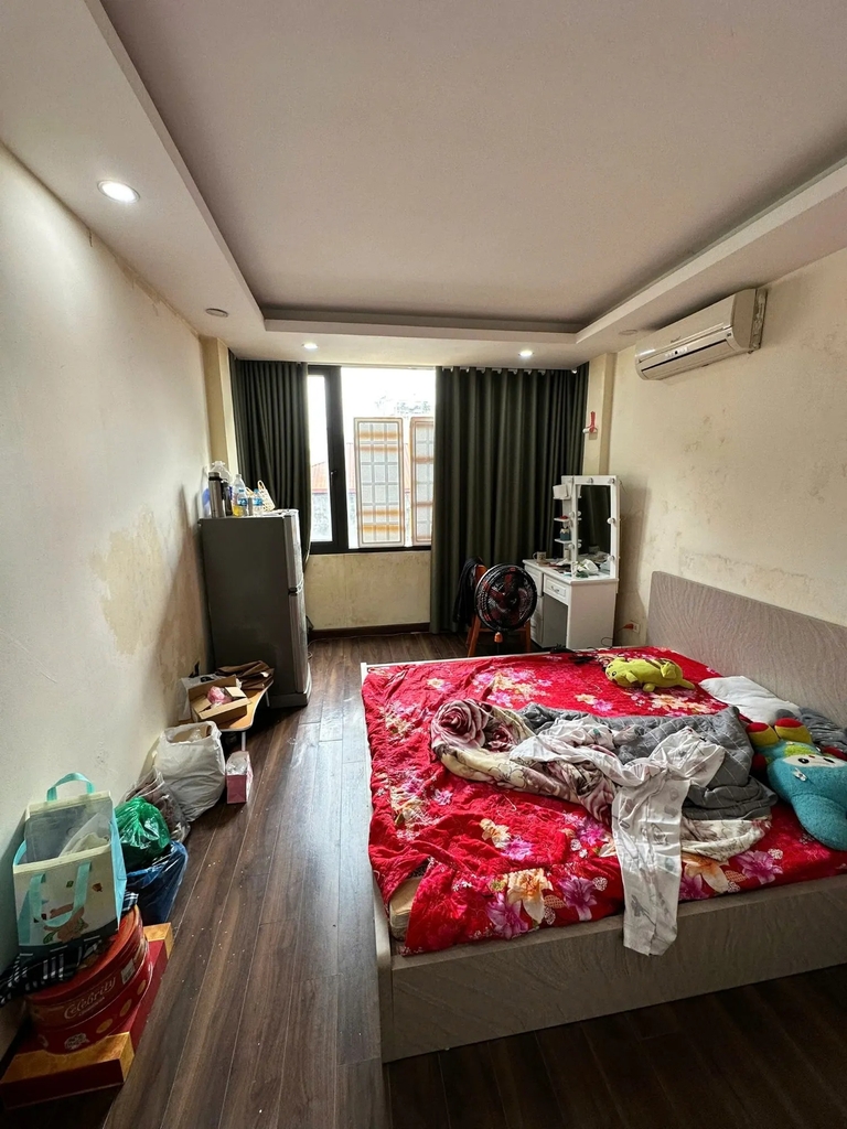 Bán Nhà 5 Tầng Ngõ Hoàng Hoa Thám - 40m² - Ngõ Rộng 50m Ra Ô Tô - Thiết Kế Linh Hoạt 8 Phòng - Giá 11.5 Tỷ