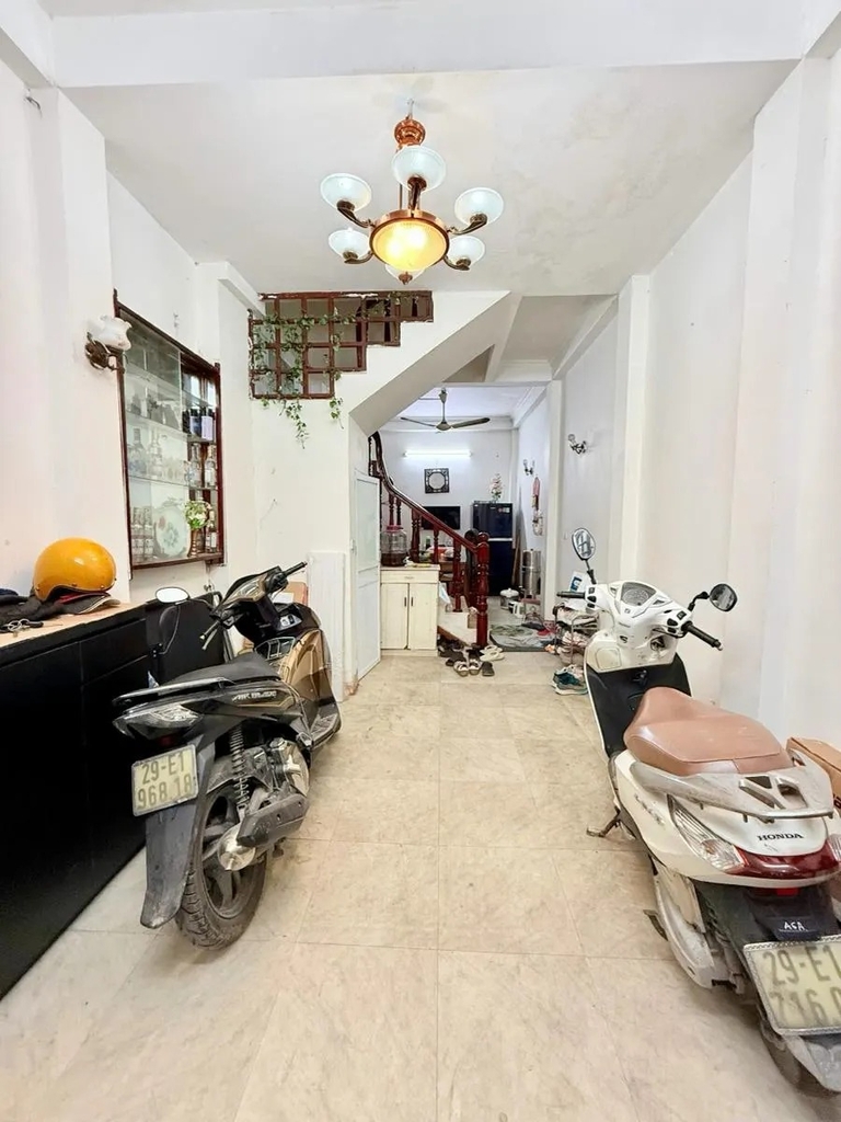 Bán Nhà 4 Tầng Mặt Ngõ Thông 35*40 Trần Khát Chân, Hai Bà Trưng - 9.2 Tỷ - Sổ Đỏ Nở Hậu