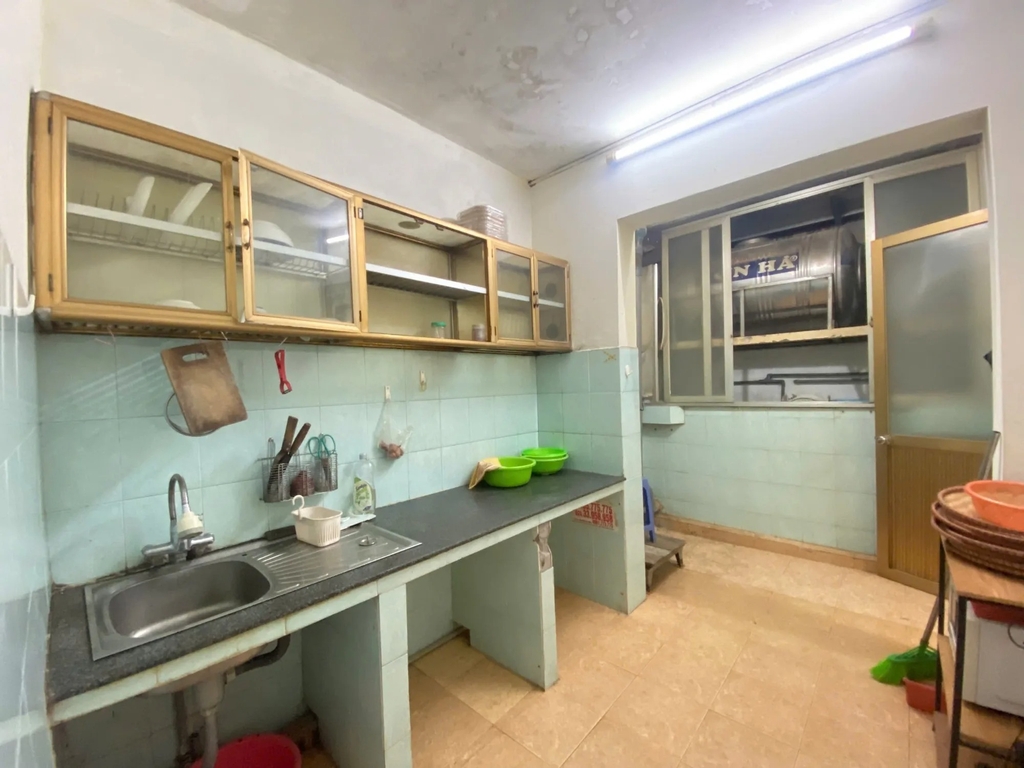 BÁN CĂN HỘ TẬP THỂ H8 NGUYỄN TRÃI - THANH XUÂN: DIỆN TÍCH SỬ DỤNG 80M² - Ô TÔ ĐỖ CỬA - VỊ TRÍ TRUNG TÂM TIỆN ÍCH