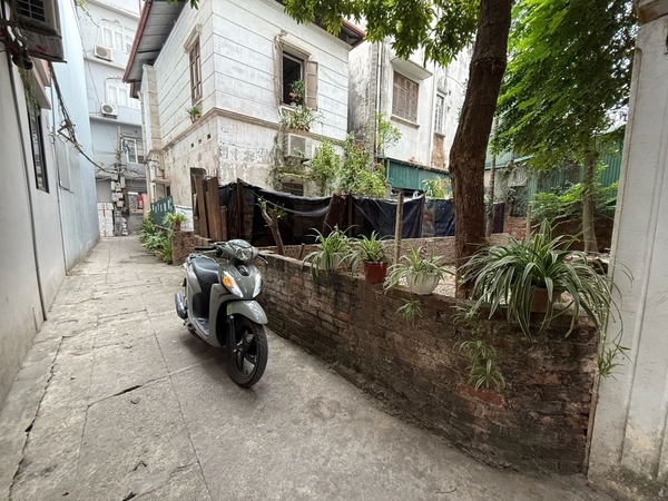 LÔ ĐẤT VÀNG ĐỐI DIỆN LĂNG BÁC - NGÕ NGỌC HÀ BA ĐÌNH - 70m² - THẾ ĐẤT VUÔNG NỞ HẬU - 13.9 TỶ