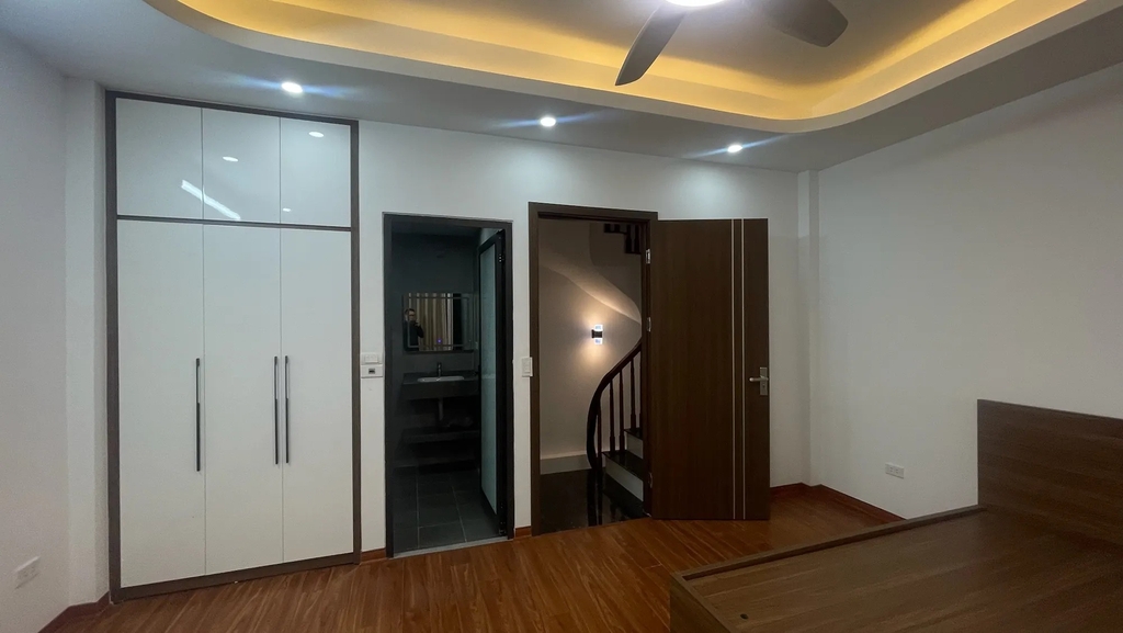 【NHÀ MỚI 5 TẦNG - MINH KHAI, HAI BÀ TRƯNG】- 34m² - 3 PN - Mặt Tiền Khủng - Ngõ Nông Thẳng - Giá 8.7 Tỷ
