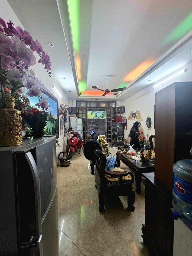 NHÀ 4 TẦNG CUỐI NGÕ 2 MẶT THOÁNG - KHU VỰC BÁT KHỐI*PHỐ TRẠM, QUẬN LONG BIÊN - 37M² - 8.5 TỶ