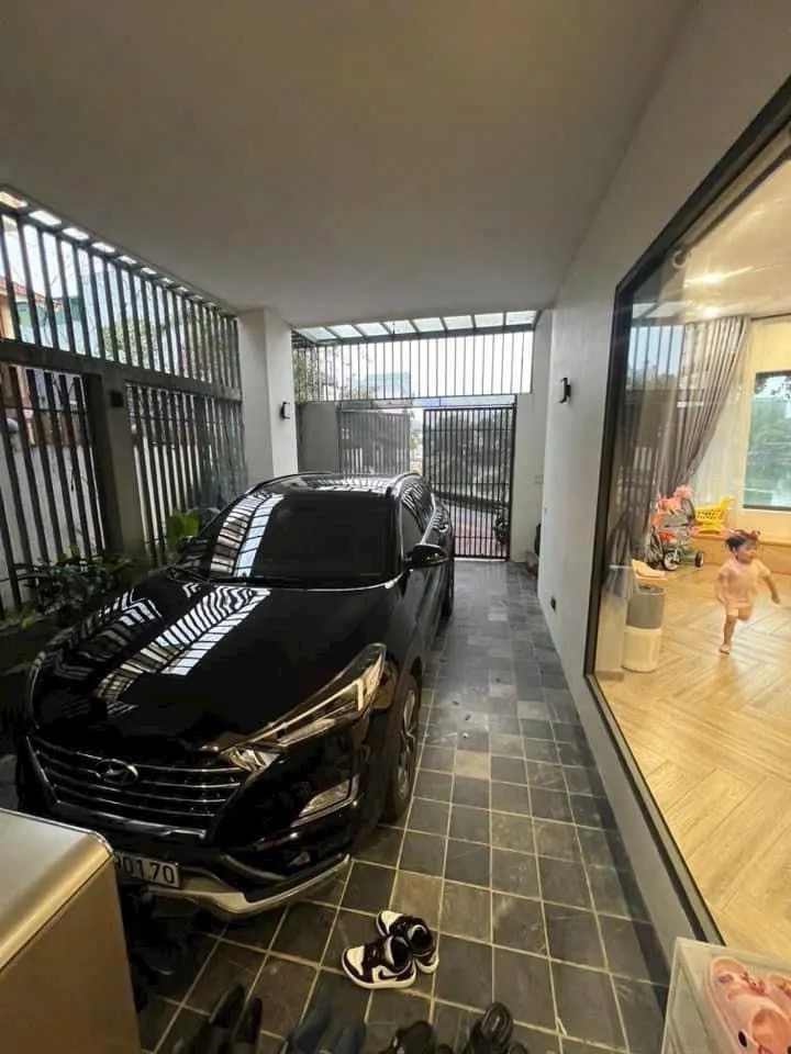 【SIÊU BIỆT THỰ LÔ GÓC - BÁT KHỐI, LONG BIÊN】- 97.4m² - 4 PN - Gara Ô Tô - View Hồ Điều Hòa - Giá 20.5 Tỷ