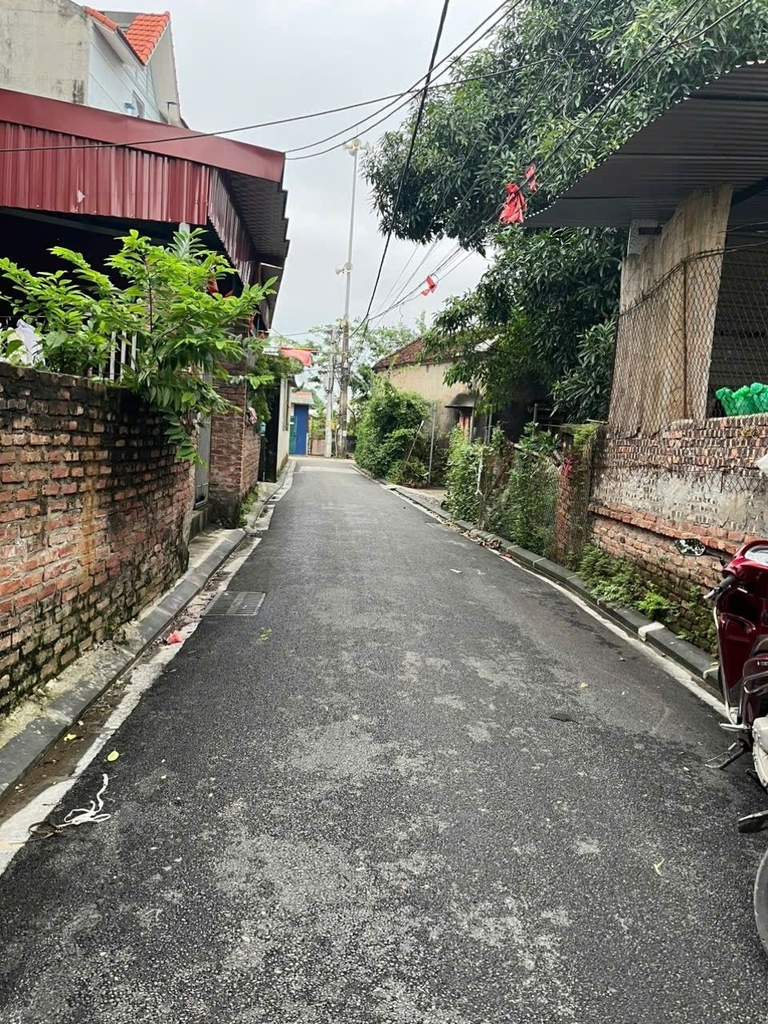 BÁN ĐẤT TẶNG NHÀ 3 TẦNG VÂN NỘI - 93.8M2 THỔ CƯ - NGÕ Ô TÔ 7 CHỖ - 9.5 TỶ