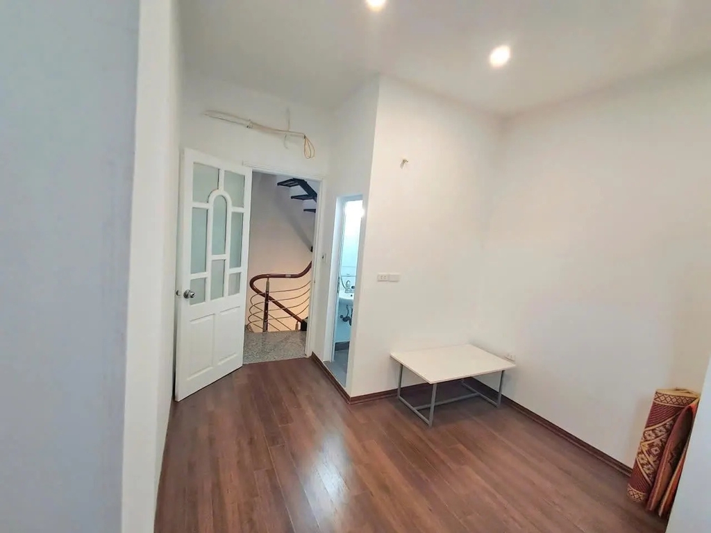 【NHÀ 5 TẦNG HIẾM - GẦN ĐH BÁCH KHOA - CHÙA LIÊN PHÁI】- 6.35 TỶ