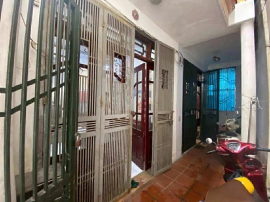 【NHÀ PHỐ 5 TẦNG HIẾM CÓ】Bạch Đằng, Hai Bà Trưng - 30m² - 3 Phòng Ngủ - Ngõ Ba Gác - Giá 4.5 Tỷ