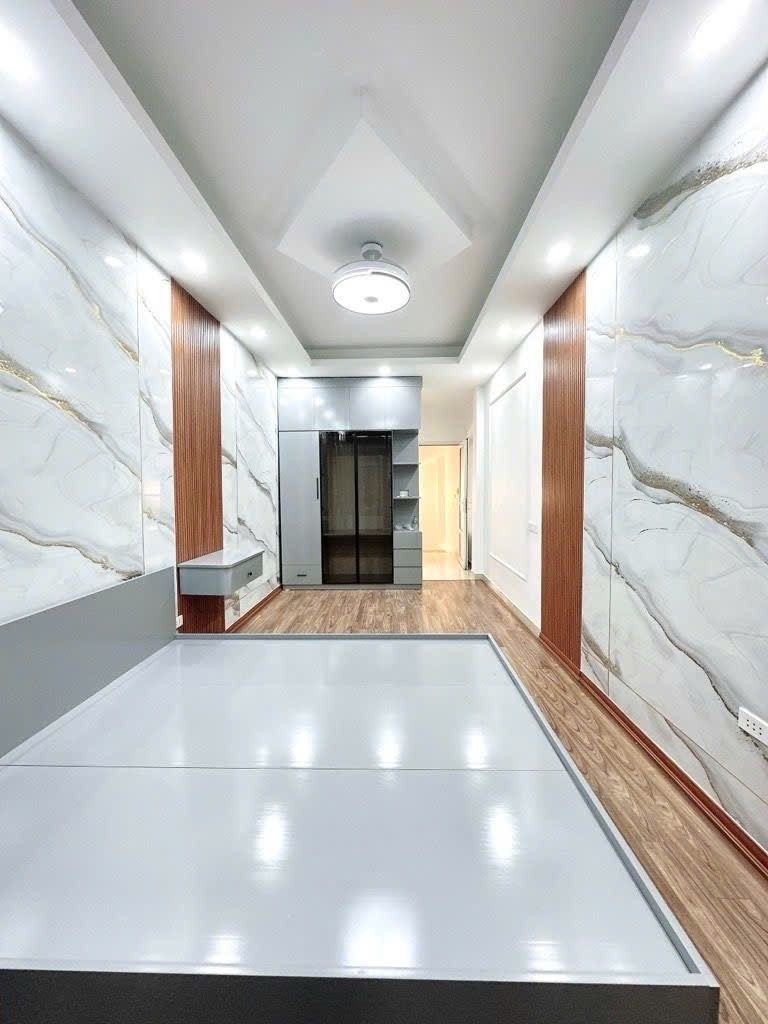 NHÀ 5 TẦNG FULL NỘI THẤT - PHƯỜNG BÁT KHỐI, LONG BIÊN - 33M² - 8.9 TỶ