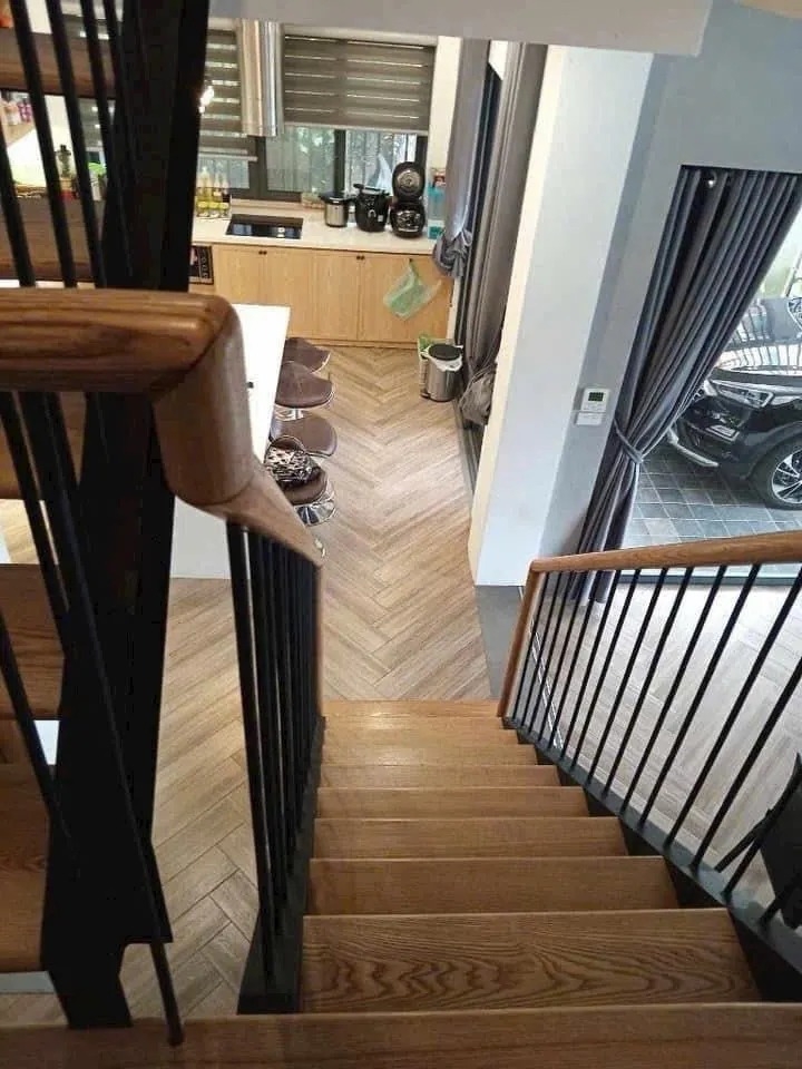 【SIÊU BIỆT THỰ LÔ GÓC - BÁT KHỐI, LONG BIÊN】- 97.4m² - 4 PN - Gara Ô Tô - View Hồ Điều Hòa - Giá 20.5 Tỷ