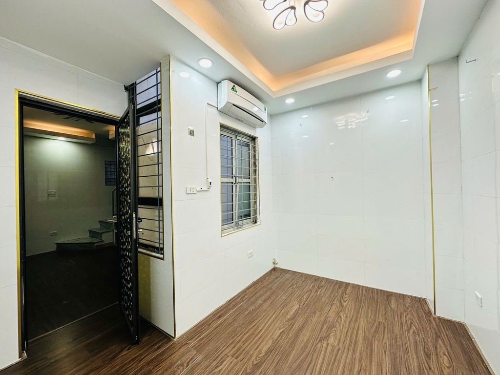 NHÀ LÔ GÓC MẶT NGÕ - ĐỘI CẤN BA ĐÌNH - 18m² - 4 TẦNG - 2 MẶT THOÁNG - SỔ RIÊNG - 6.6 TỶ