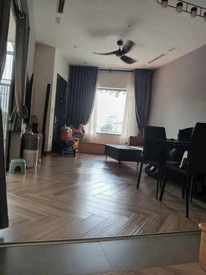 【SIÊU BIỆT THỰ LÔ GÓC - BÁT KHỐI, LONG BIÊN】- 97.4m² - 4 PN - Gara Ô Tô - View Hồ Điều Hòa - Giá 20.5 Tỷ