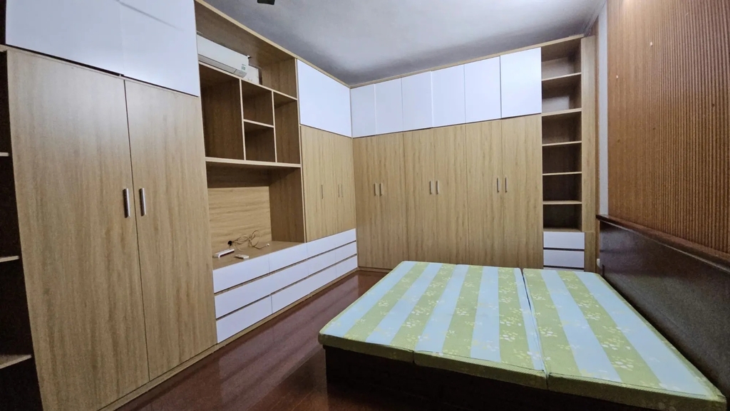 【NHÀ PHỐ 4 TẦNG HIẾM CÓ】 Hồ Bãi Cát, Đống Đa - 41m² - 3 Phòng Ngủ - Giá 5.6 Tỷ