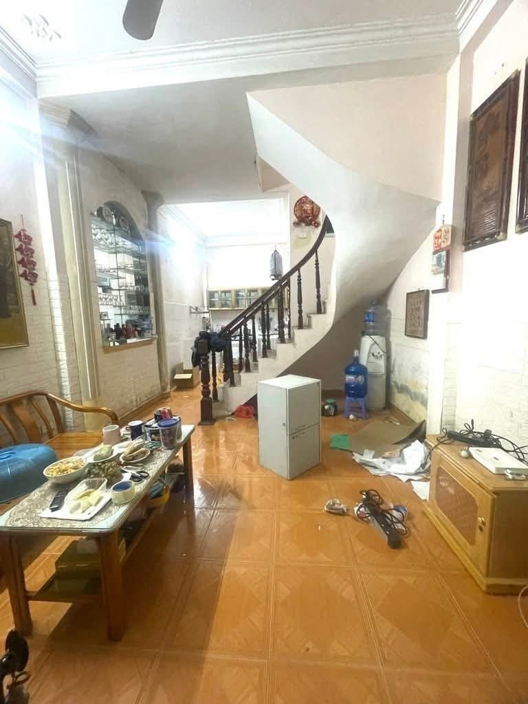 NHÀ NGÕ THÔNG - HOÀNG HOA THÁM BA ĐÌNH - 34m² - 3 TẦNG - SỔ ĐỎ ĐẸP - KHÔNG QUY HOẠCH - 7.6 TỶ