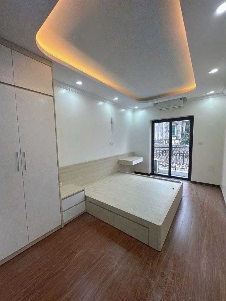 BÁN NHÀ MỚI TINH 5 TẦNG - NGÕ Ô TÔ - TRUNG TÂM ĐỨC GIANG, LONG BIÊN - 7.85 TỶ