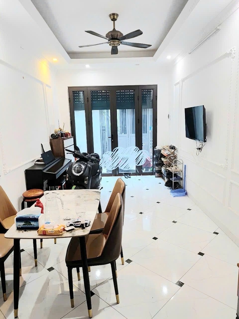 BÁN NHÀ 5 TẦNG KIÊN CỐ - THƯỢNG THANH, LONG BIÊN - VỊ TRÍ TRUNG TÂM - GIÁ 6.8 TỶ