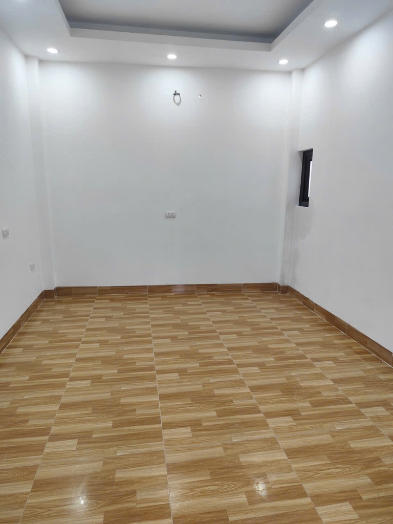 Bán nhà 40m² mặt tiền 3.3m, có thang máy, ô tô vào nhà, gần Vinhomes Đan Phượng