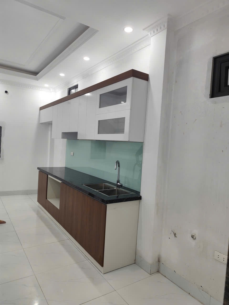 Bán nhà 40m² mặt tiền 3.3m, có thang máy, ô tô vào nhà, gần Vinhomes Đan Phượng