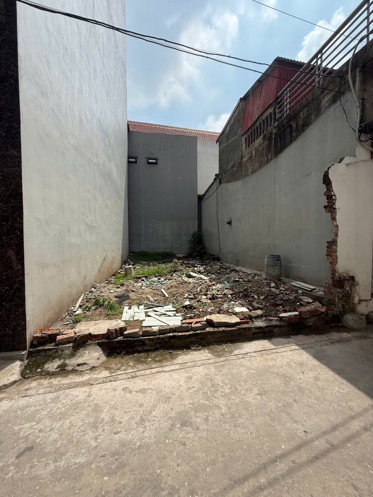 Đất đẹp 41,9m² tại Đan Phượng, ô tô đỗ tại đất, chính chủ 3,35 tỷ