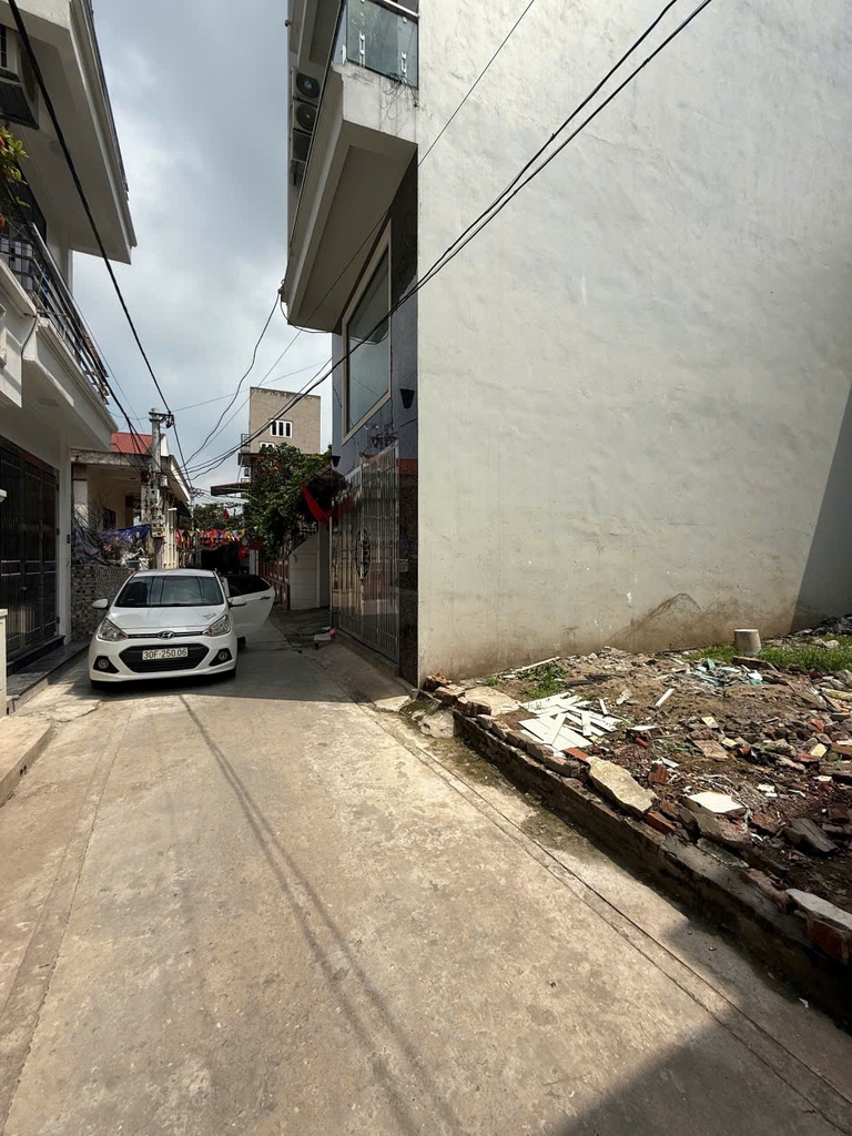 Đất đẹp 41,9m² tại Đan Phượng, ô tô đỗ tại đất, chính chủ 3,35 tỷ