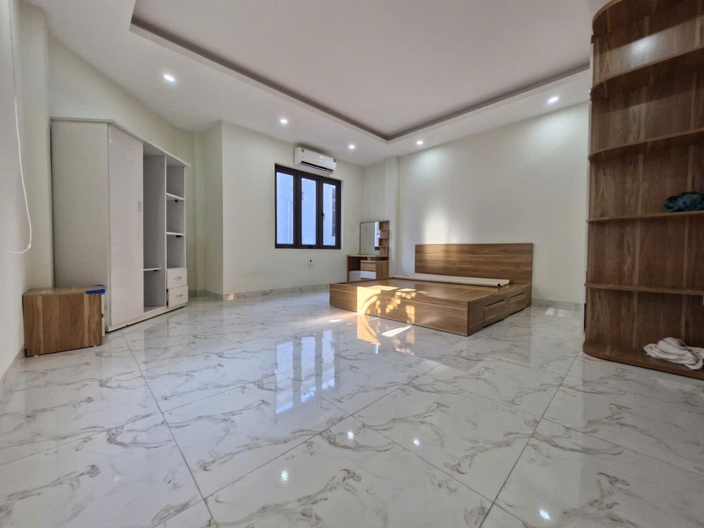 Chính chủ bán nhà 4 tầng Di Trạch, đầy đủ nội thất, chỉ 4,8 tỷ có thương lượng